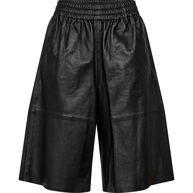 Gossia JoseGO Bermuda Leather Shorts Black - J BY J Fashion